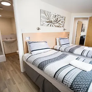 Lochend Serviced Apartment Edinburgh