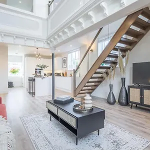 Apartment Deluxe Modern-themed 1 Bedroom, Cambridge (Cambridgeshire)